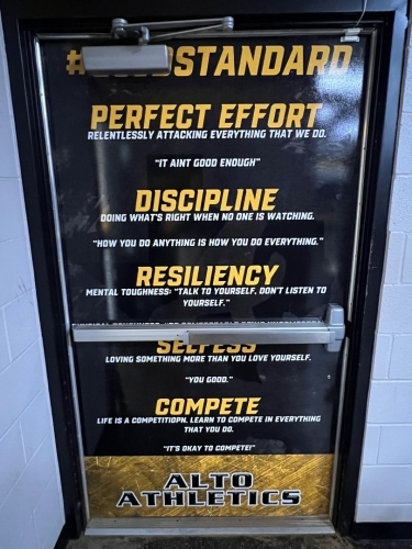 Alto Single Door Back